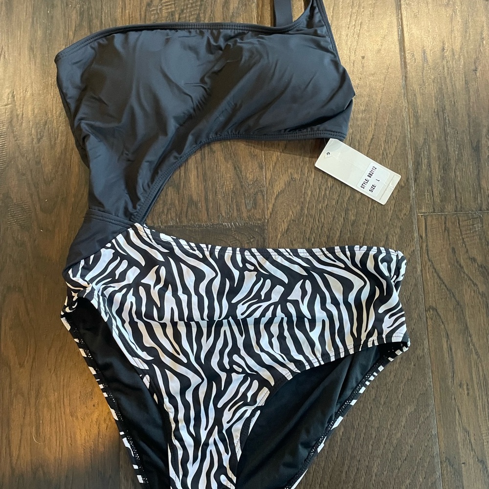 Black and White Zebra Print One-Shoulder Swimsuit